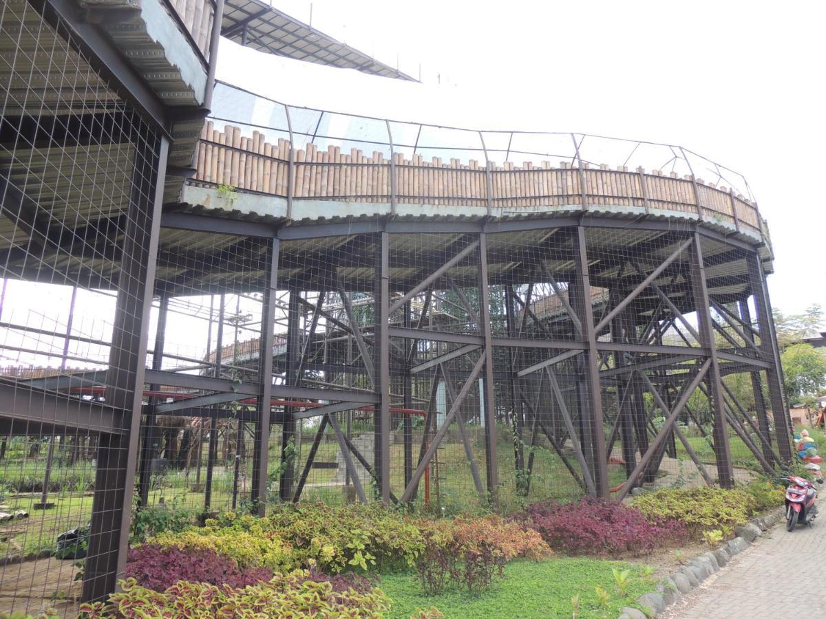 Semilir Glamping Hotel Semarang Exterior foto